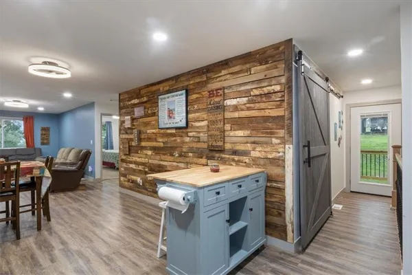 $405,000 | 34621 Wellhouse Avenue, Warsaw, MO 65355