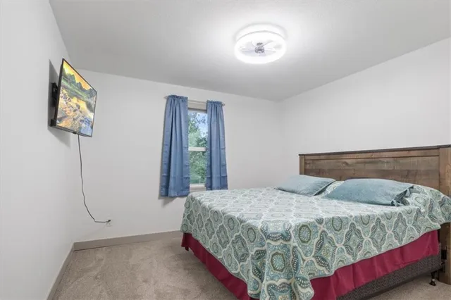 $425,000 | 34621 Wellhouse Avenue, Warsaw, MO 65355