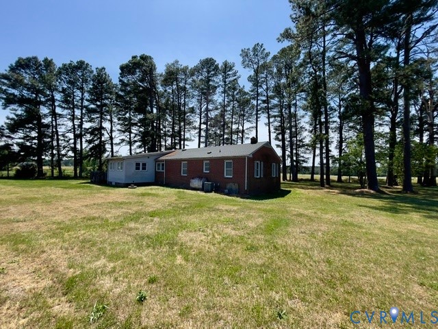 10024 South Hill Road Kenbridge, VA 23944 - Photo 31 of 32 a view of outdoor space and yard