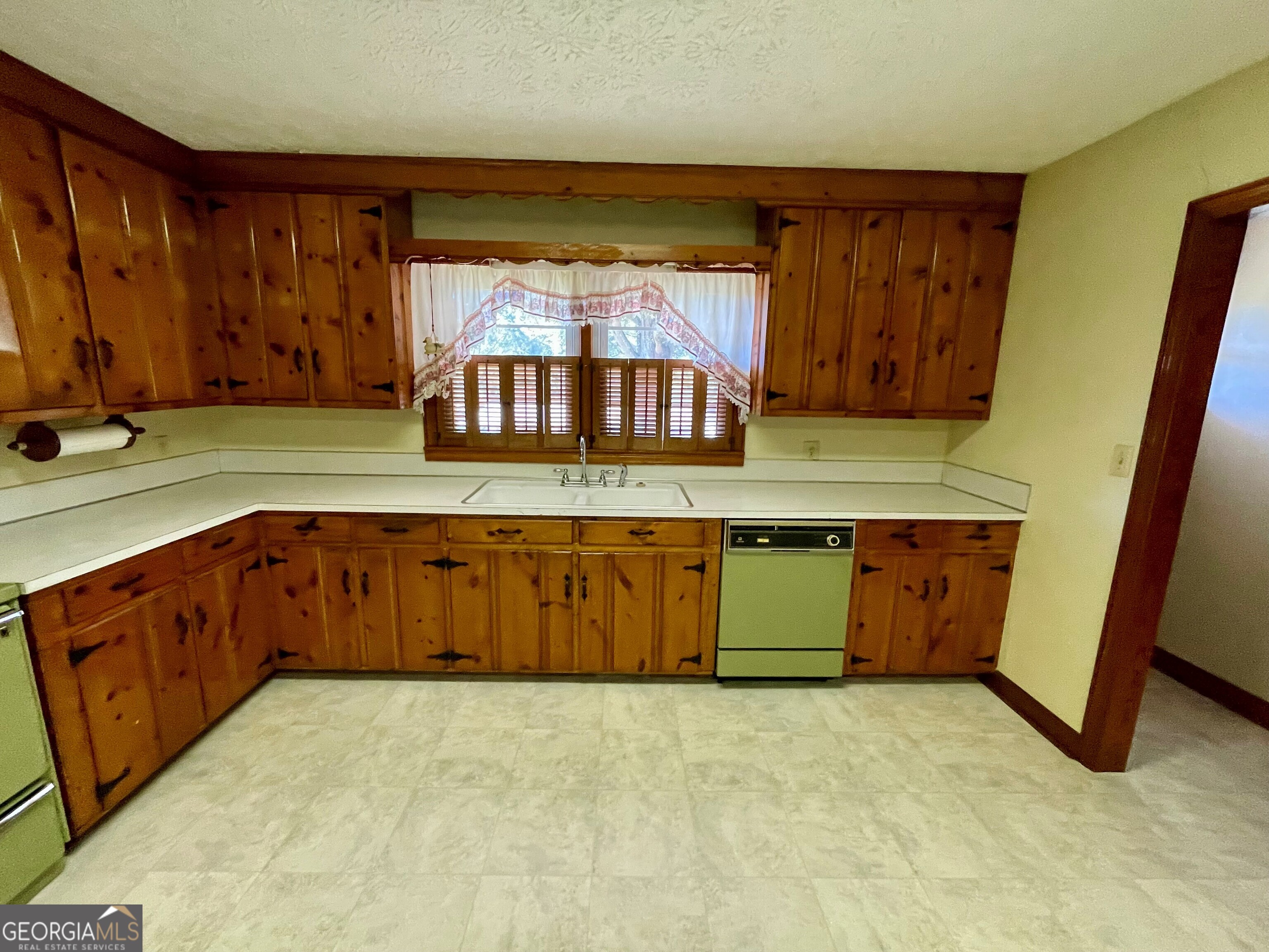 3014 Maple Road Southeast Lindale, GA 30147 - Photo 3 of 26