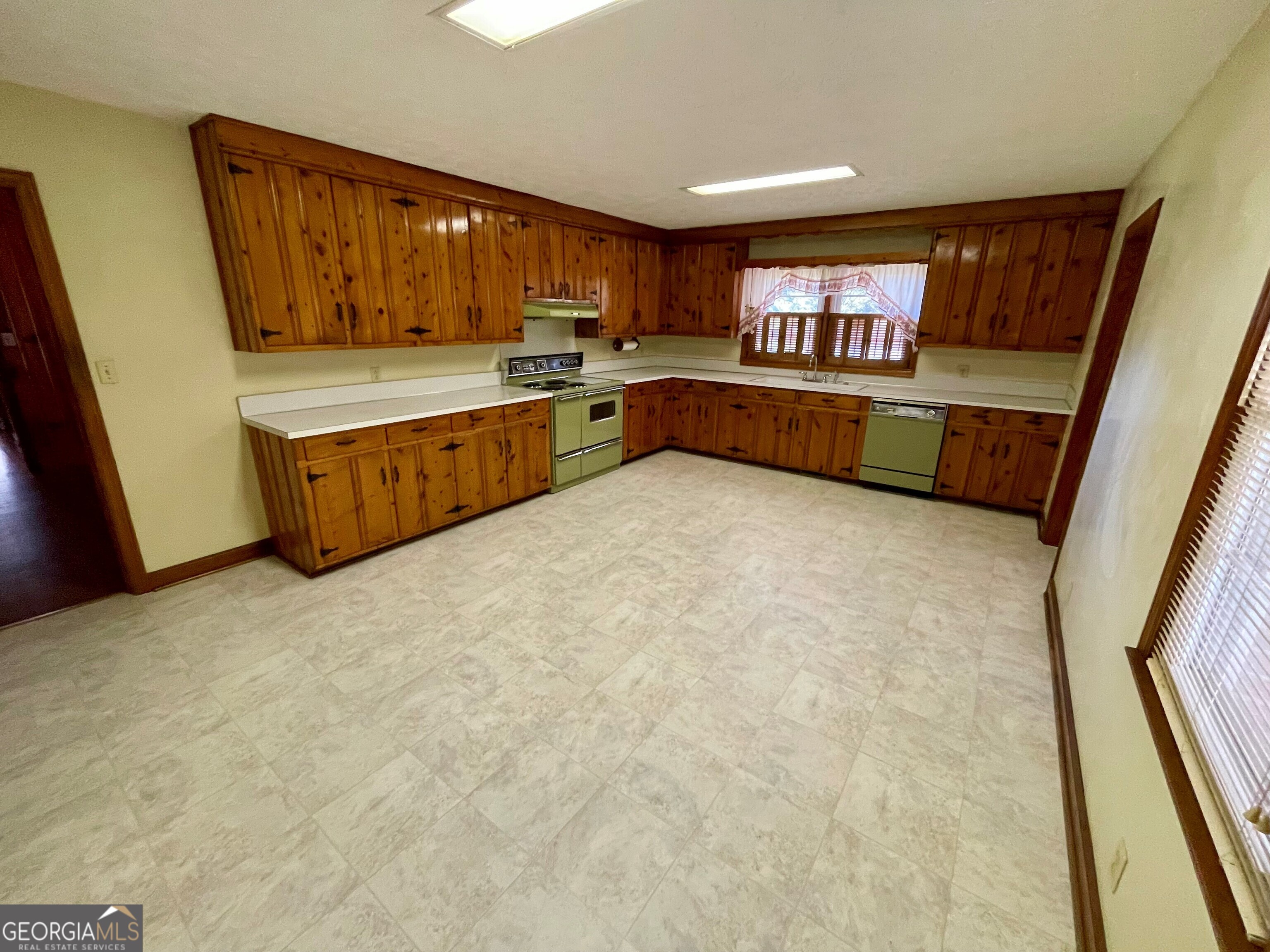 3014 Maple Road Southeast Lindale, GA 30147 - Photo 5 of 26