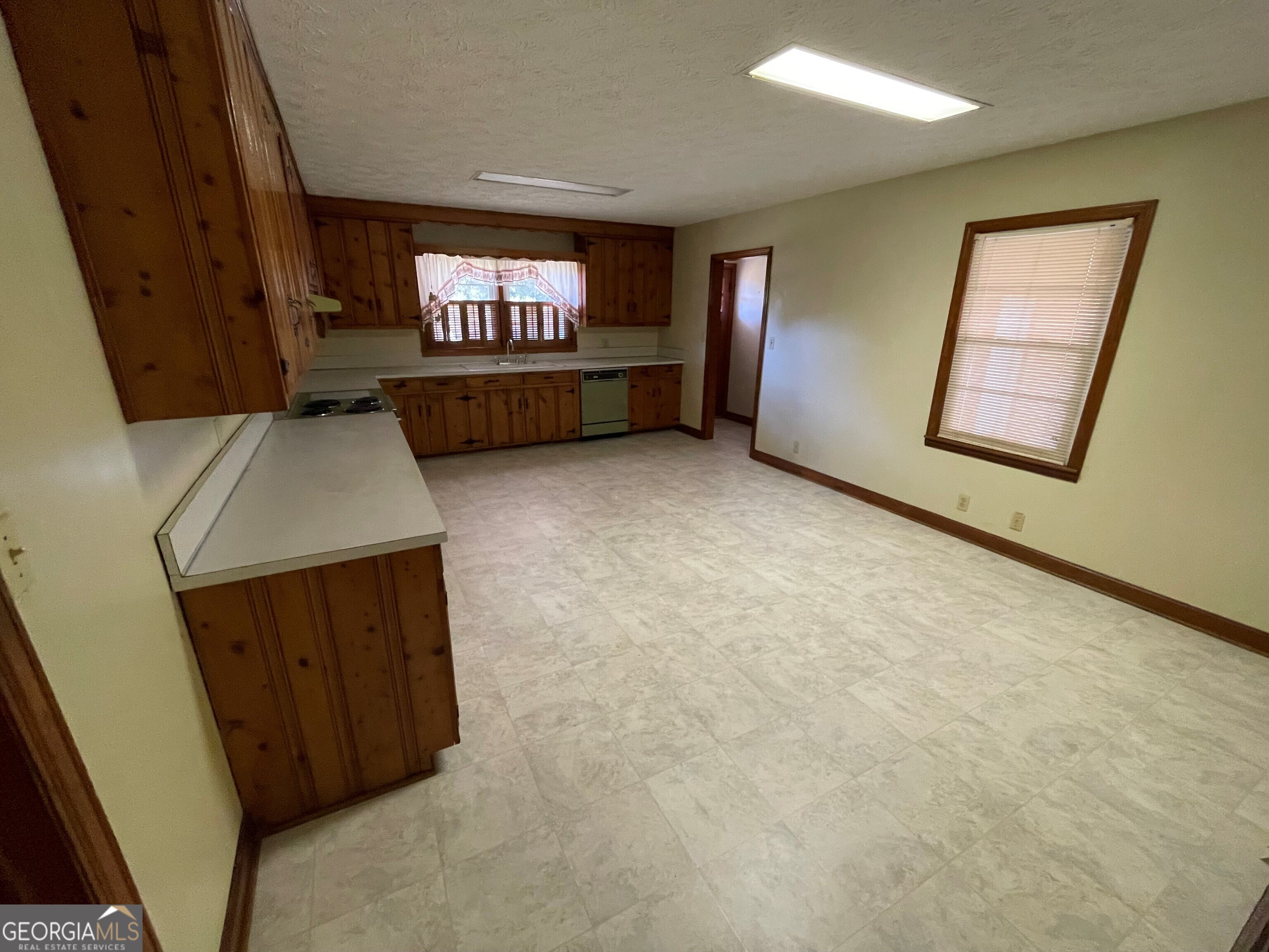 3014 Maple Road Southeast Lindale, GA 30147 - Photo 8 of 26