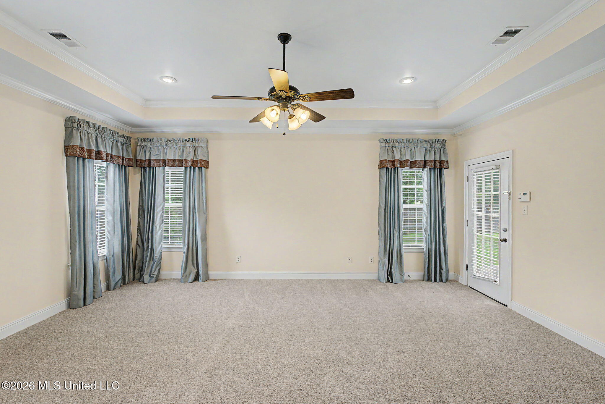 704 Shadow View Drive Hernando, MS 38632 - Photo 24 of 49 Primary bedroom!
