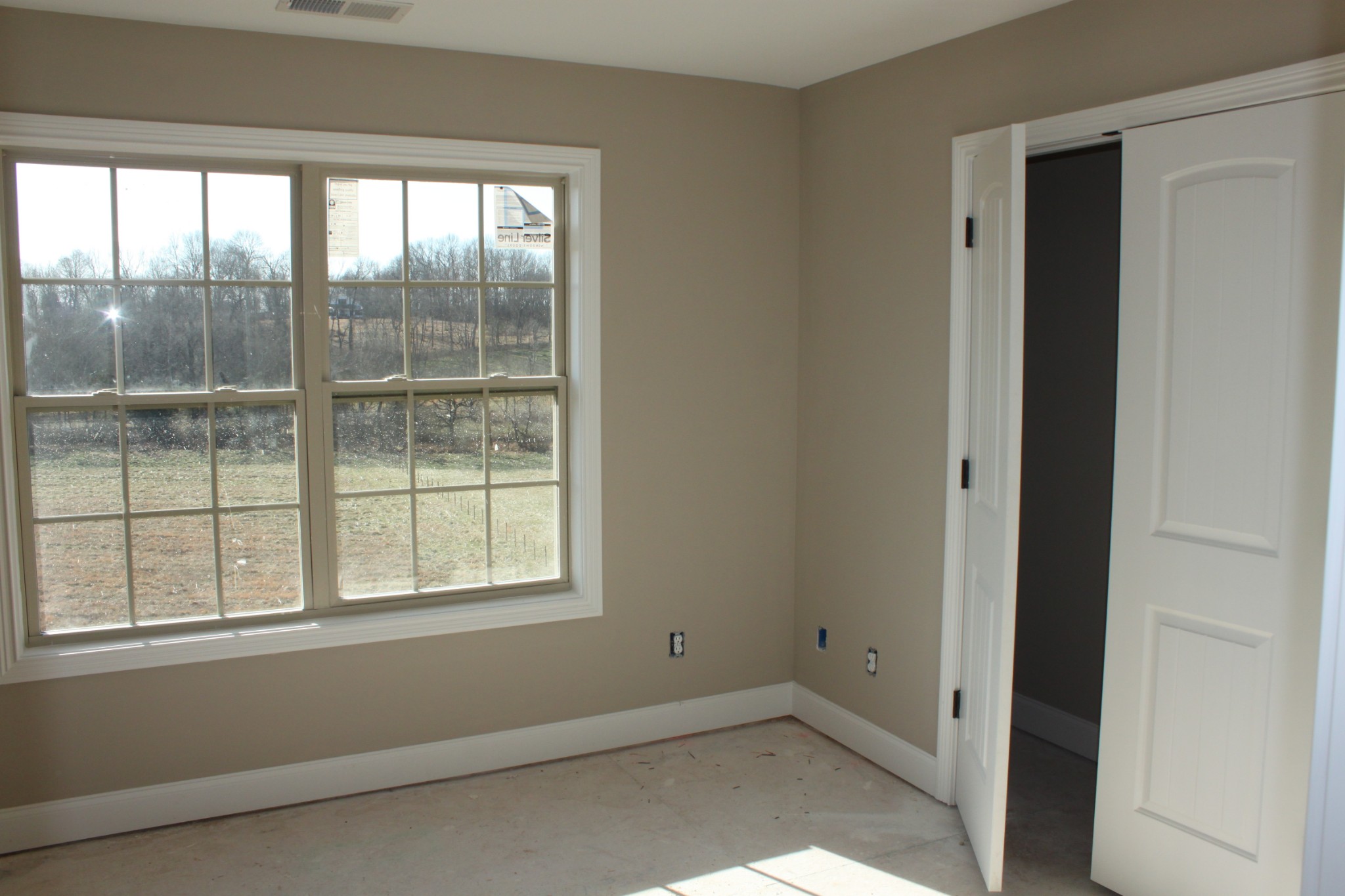 3996 Highway 49 West Springfield, TN 37172 - Photo 17 of 22 an empty room and window