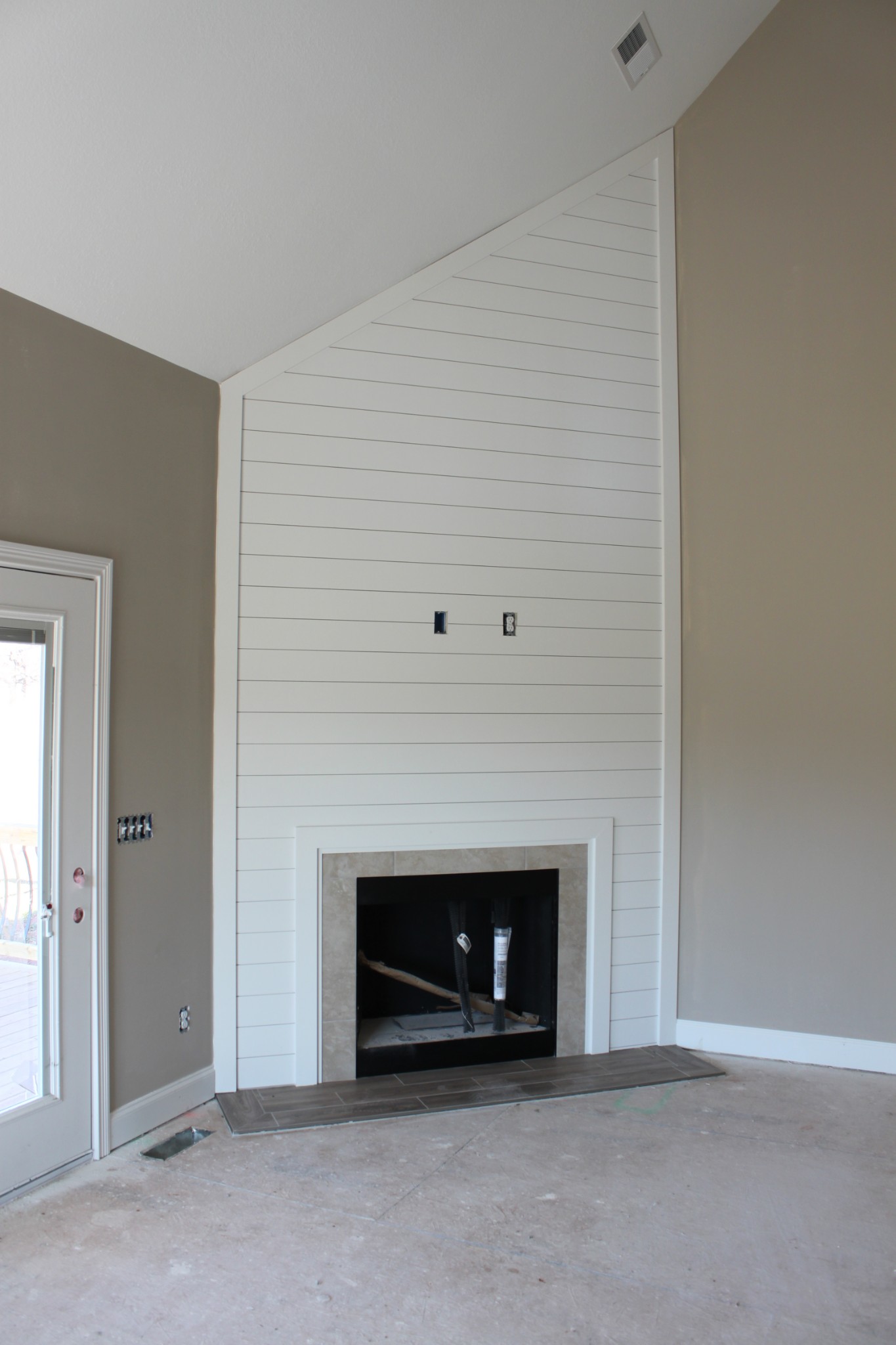 3996 Highway 49 West Springfield, TN 37172 - Photo 5 of 22 a view of an empty room with a fireplace