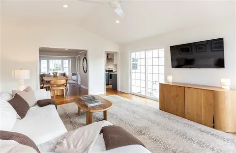 $575,000 | 4407 West 69th Terrace, Prairie Village, KS 66208