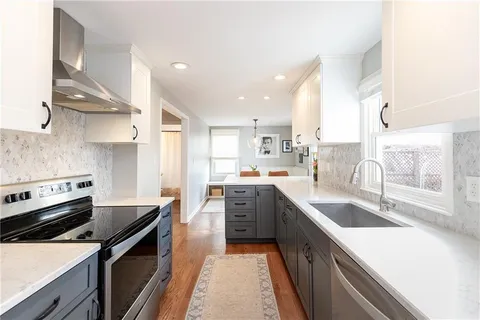 $575,000 | 4407 West 69th Terrace, Prairie Village, KS 66208