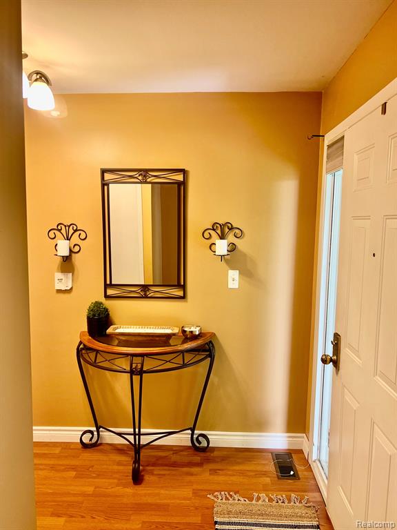 29577 Pine Ridge Circle Farmington Hills, MI 48331 - Photo 2 of 16