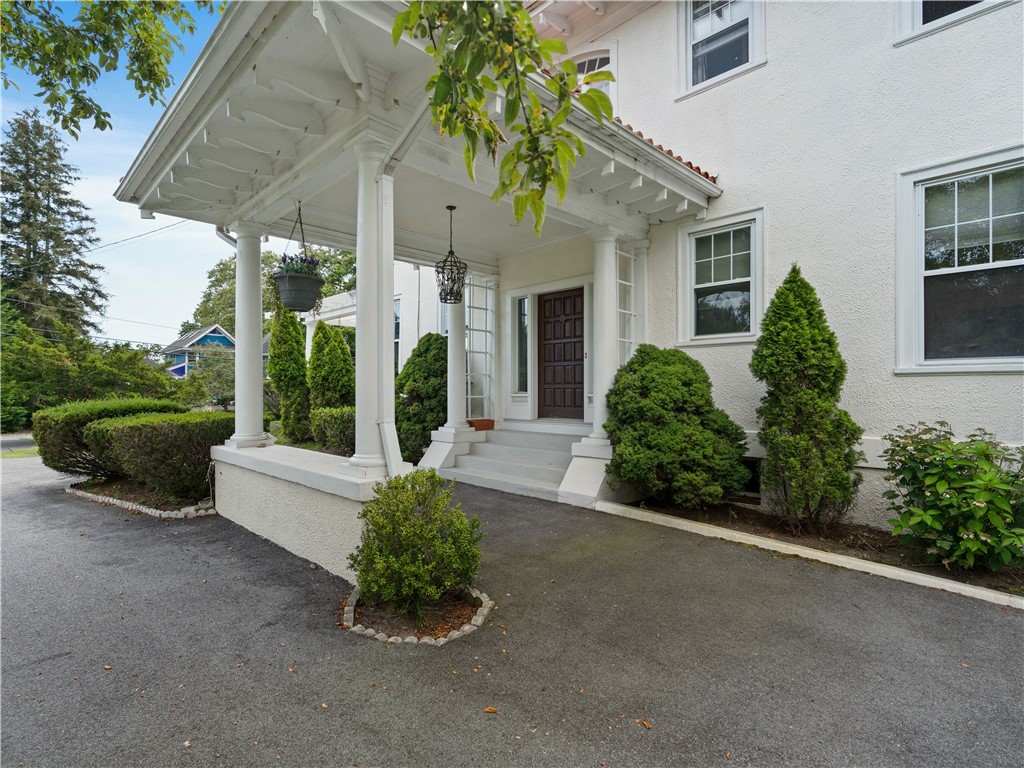 83 Janice Road Warwick, RI 02886 - Photo 3 of 50