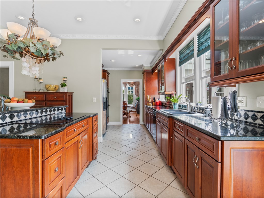 83 Janice Road Warwick, RI 02886 - Photo 5 of 50