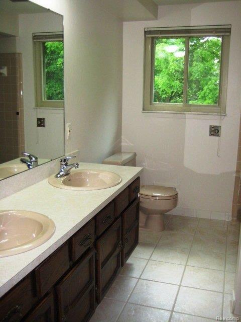 3401 Innsbrook Drive Rochester, MI 48309 - Photo 21 of 23 2nd full bath