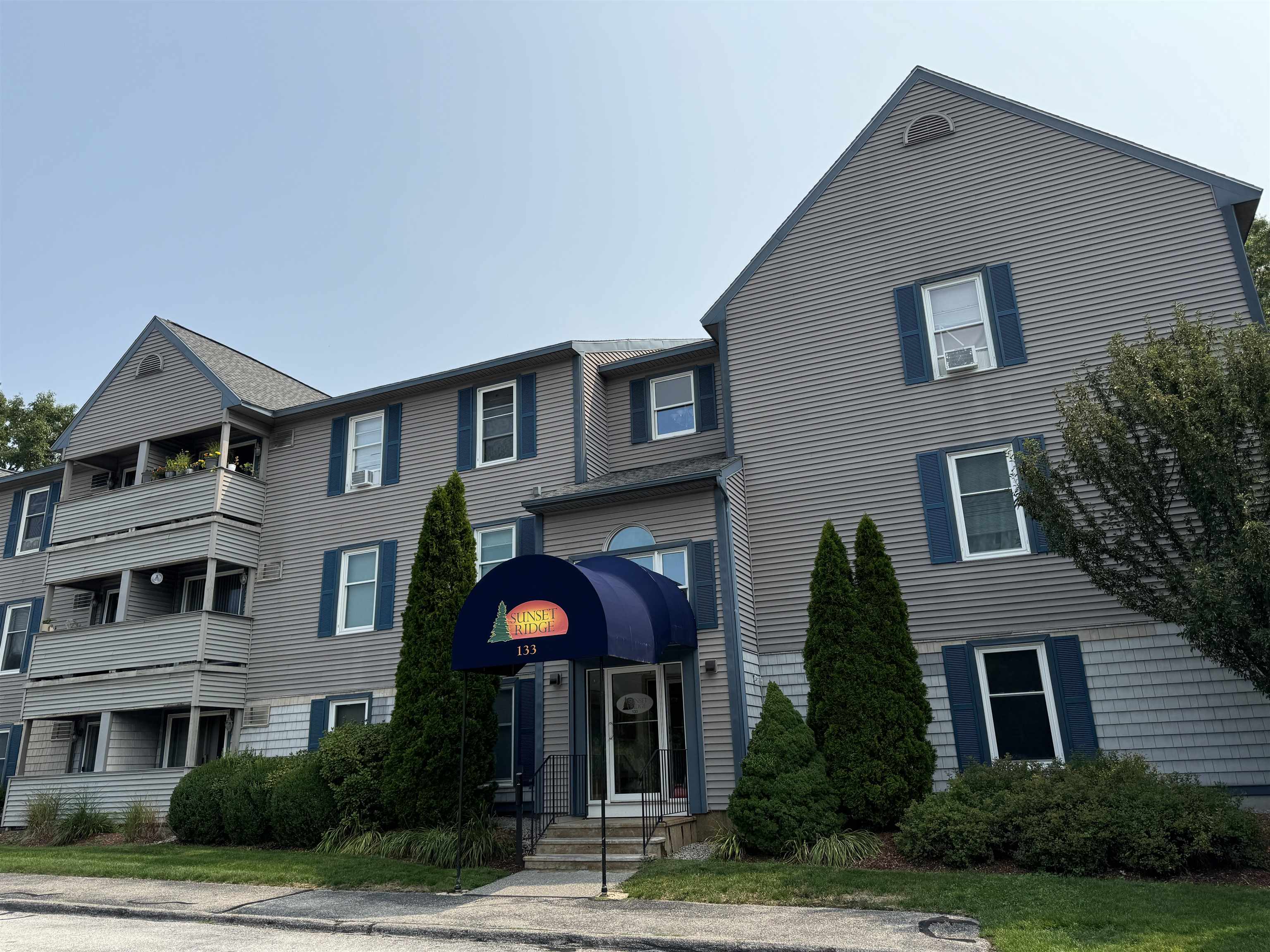 173 Eastern Avenue, Unit 103 Manchester, NH 03104 - Photo 1 of 40