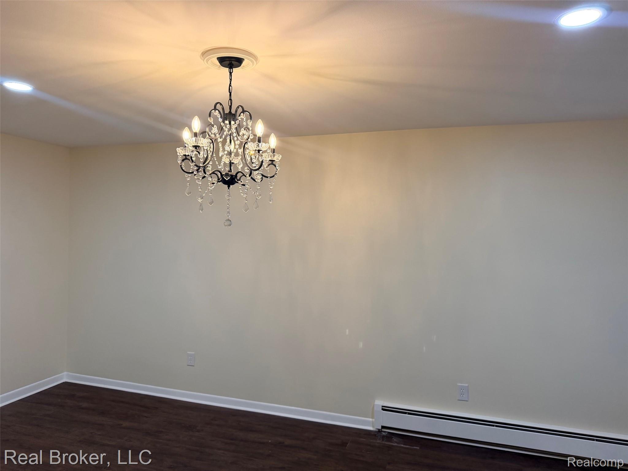 22444 Kelly Road, Unit 11 Eastpointe, MI 48021 - Photo 6 of 18 IMG_8576.jpeg