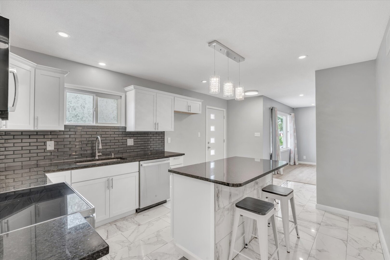 2504 18th Street Moline, IL 61265 - Photo 4 of 42