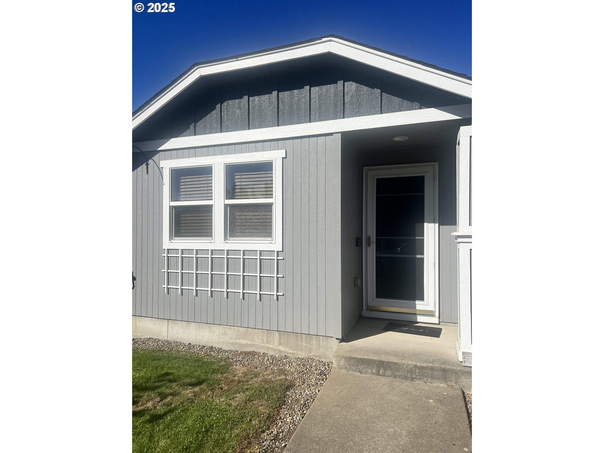 5752 Mica Street Springfield, OR 97478 - Photo 5 of 45 a front view of a house