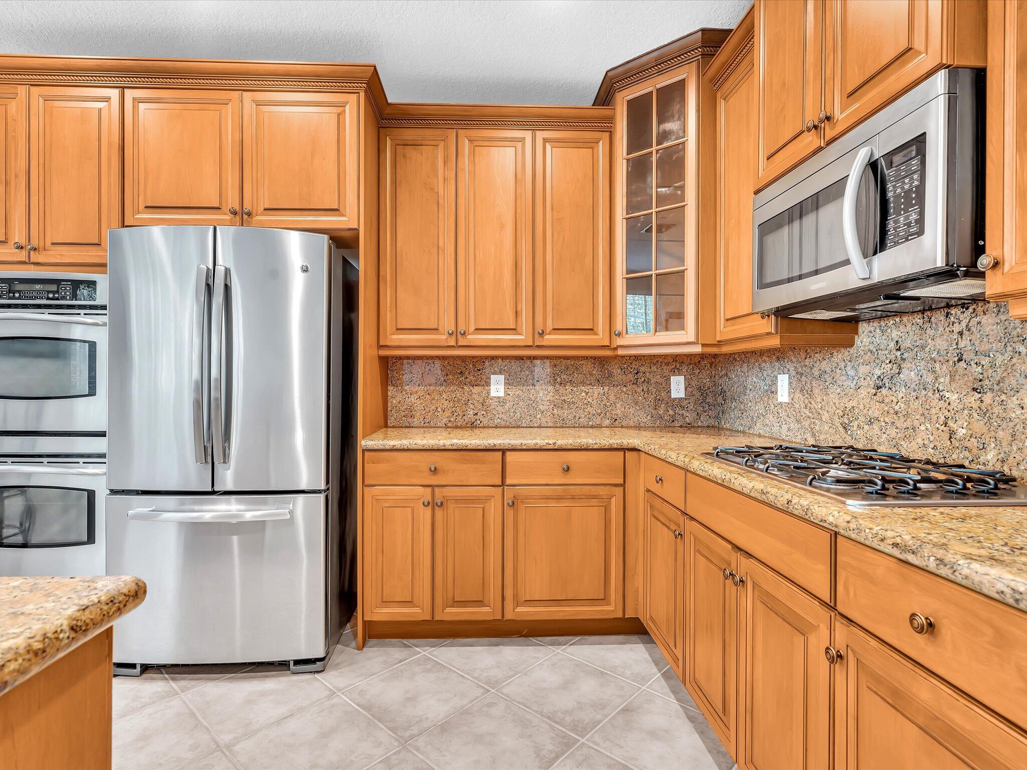 5575 Northeast Trieste Way Boca Raton, FL 33487 - Photo 21 of 38 Kitchen