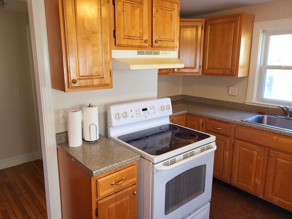6 Roseglen Road Boston, MA 02136 - Photo 5 of 22 Gallery Image 5