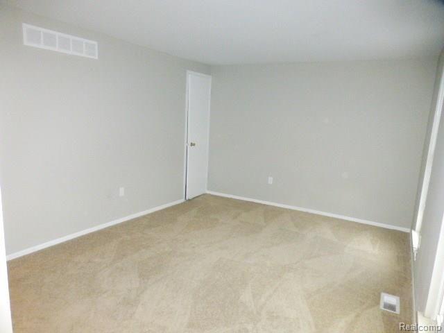 21594 Hidden Rivers Drive South Southfield, MI 48033 - Photo 9 of 16