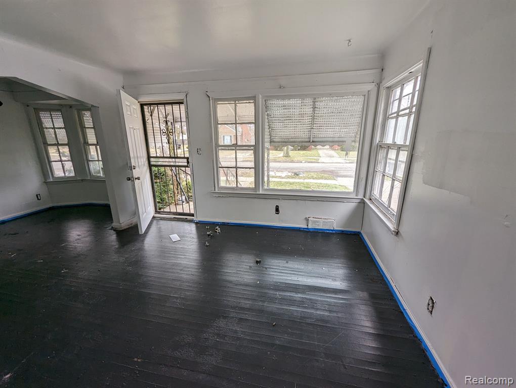 18294 Sunderland Road Detroit, MI 48219 - Photo 8 of 26