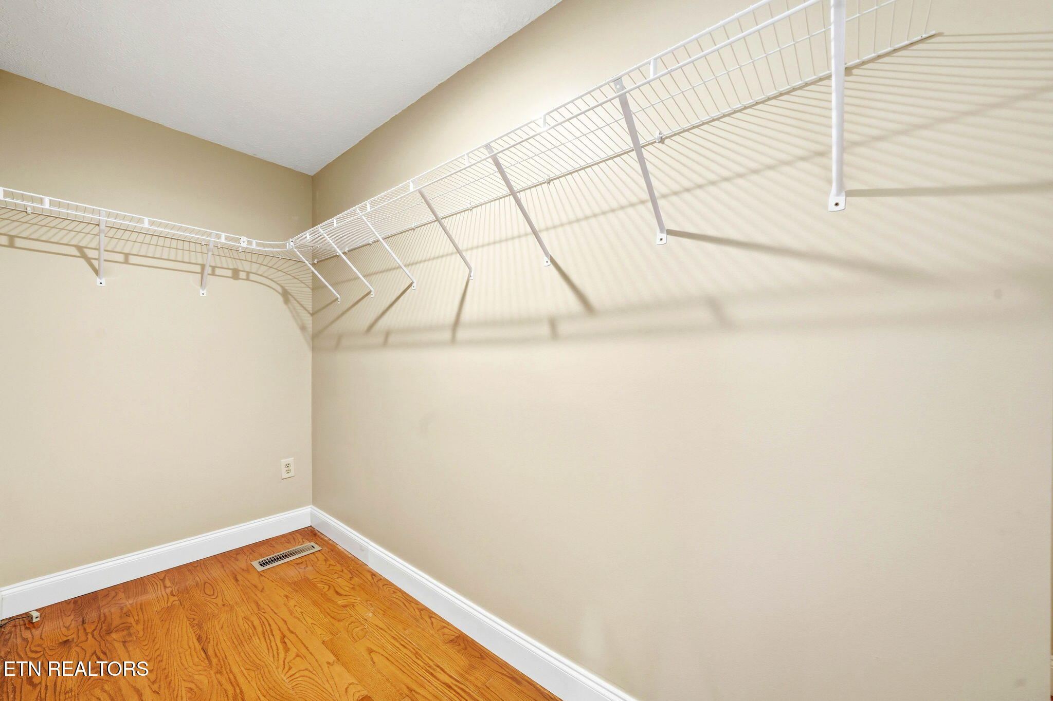 2515 Lakeshore Drive Bean Station, TN 37708 - Photo 18 of 46 17-web-or-mls-2515 Lakeshore Dr-17