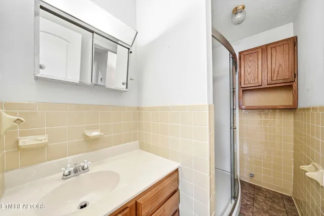 $765,000 | 2515 Lakeshore Drive, Bean Station, TN 37708