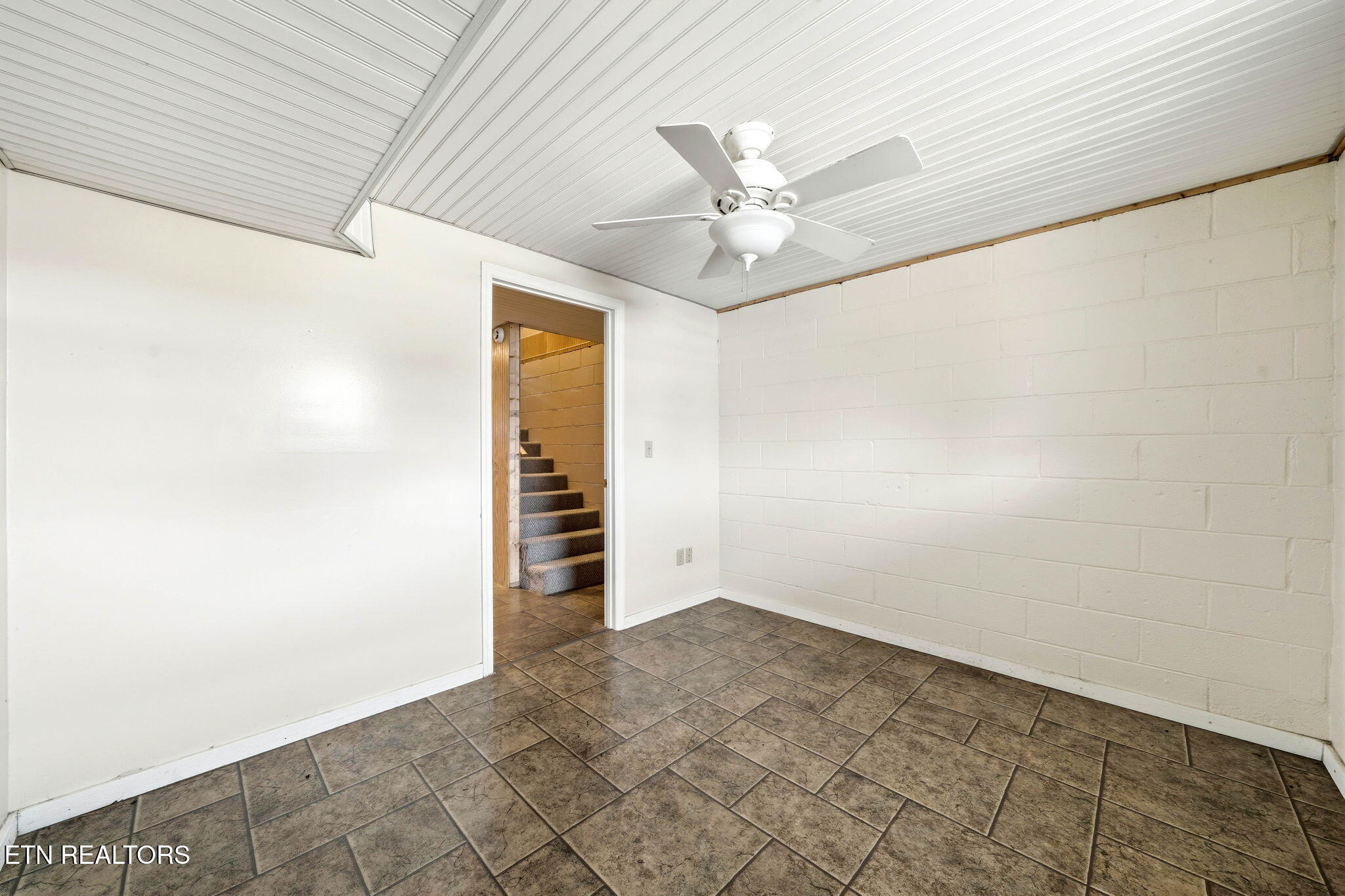 2515 Lakeshore Drive Bean Station, TN 37708 - Photo 26 of 46 25-web-or-mls-2515 Lakeshore Dr-25