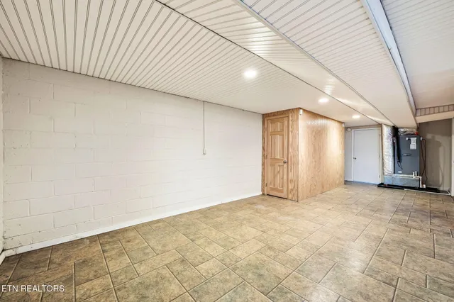 $765,000 | 2515 Lakeshore Drive, Bean Station, TN 37708