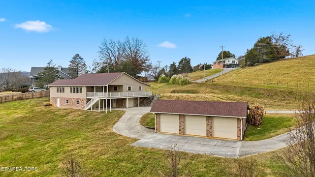 $765,000 | 2515 Lakeshore Drive, Bean Station, TN 37708