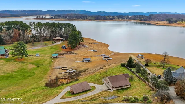 $765,000 | 2515 Lakeshore Drive, Bean Station, TN 37708