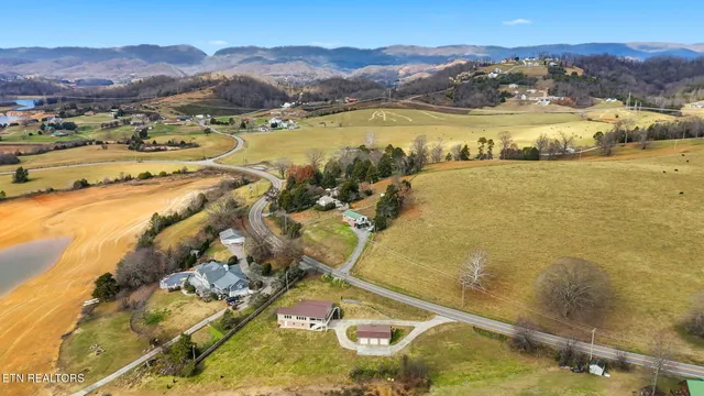 $765,000 | 2515 Lakeshore Drive, Bean Station, TN 37708