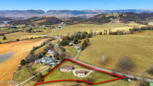 $765,000 | 2515 Lakeshore Drive, Bean Station, TN 37708