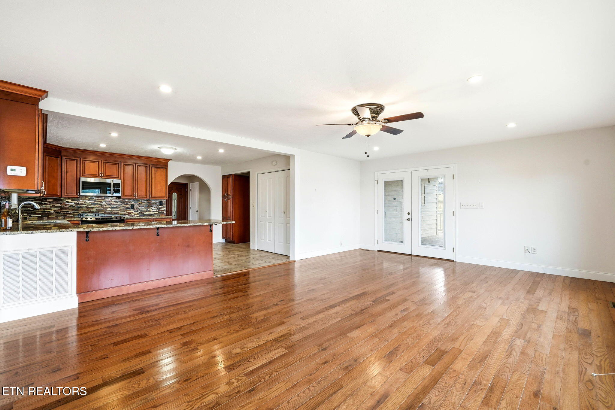 2515 Lakeshore Drive Bean Station, TN 37708 - Photo 6 of 46 5-web-or-mls-2515 Lakeshore Dr-5