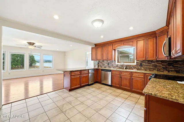 $765,000 | 2515 Lakeshore Drive, Bean Station, TN 37708