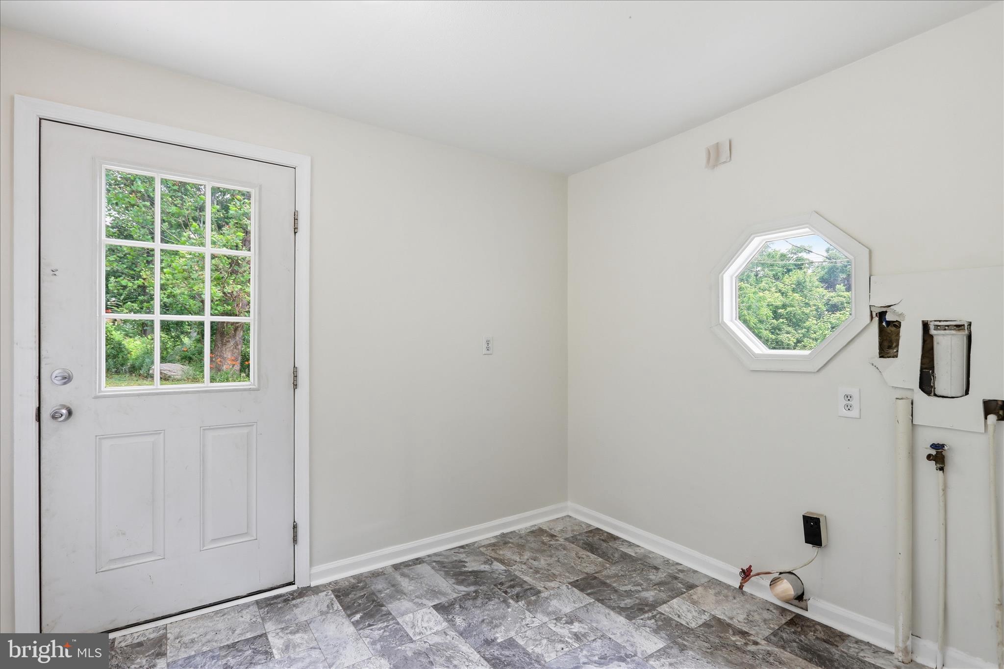 839 Needmore Road Martinsburg, WV 25403 - Photo 6 of 44