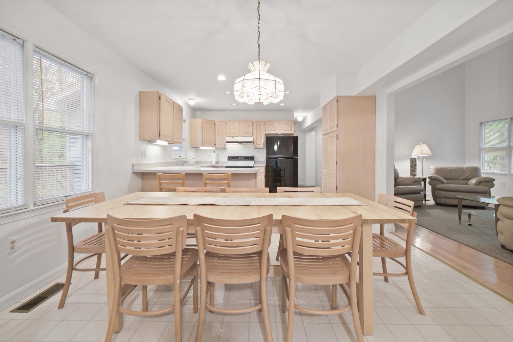 70 Capetown Road Ocean Pines, MD 21811 - Photo 7 of 48 Roomy dining area
