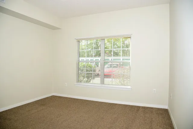 $1,600 | 1501 Partin Drive North, Unit 110, Niceville, FL 32578