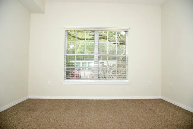 $1,600 | 1501 Partin Drive North, Unit 110, Niceville, FL 32578