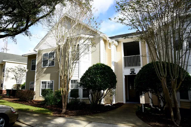 $1,600 | 1501 Partin Drive North, Unit 110, Niceville, FL 32578
