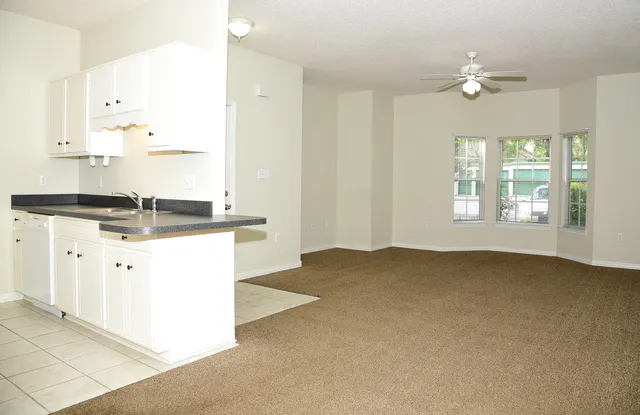 $1,600 | 1501 Partin Drive North, Unit 110, Niceville, FL 32578