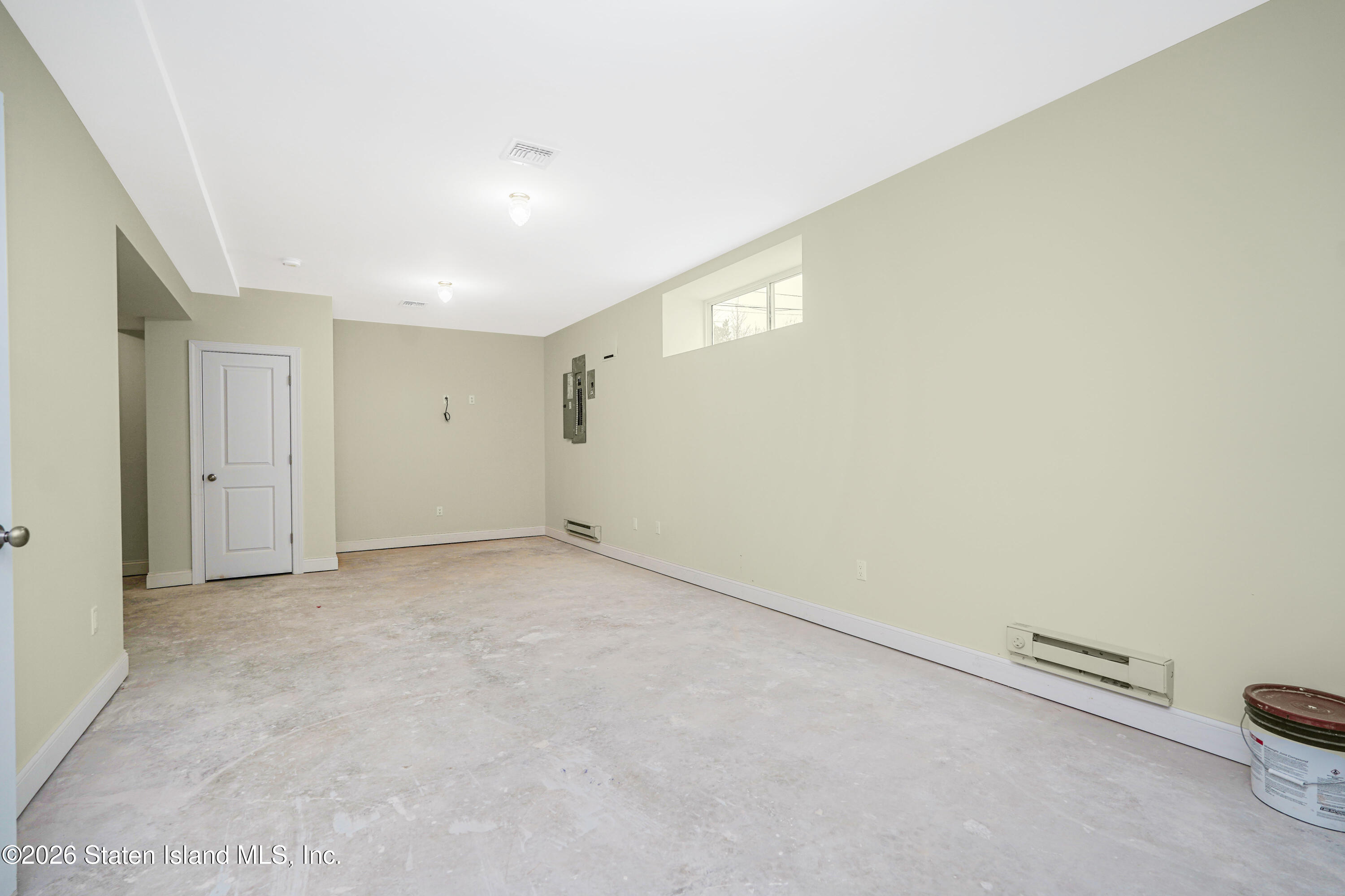 556 Drumgoole Road East Staten Island, NY 10312 - Photo 28 of 38 Photo Dec 26 2025, 10 11 01 AM