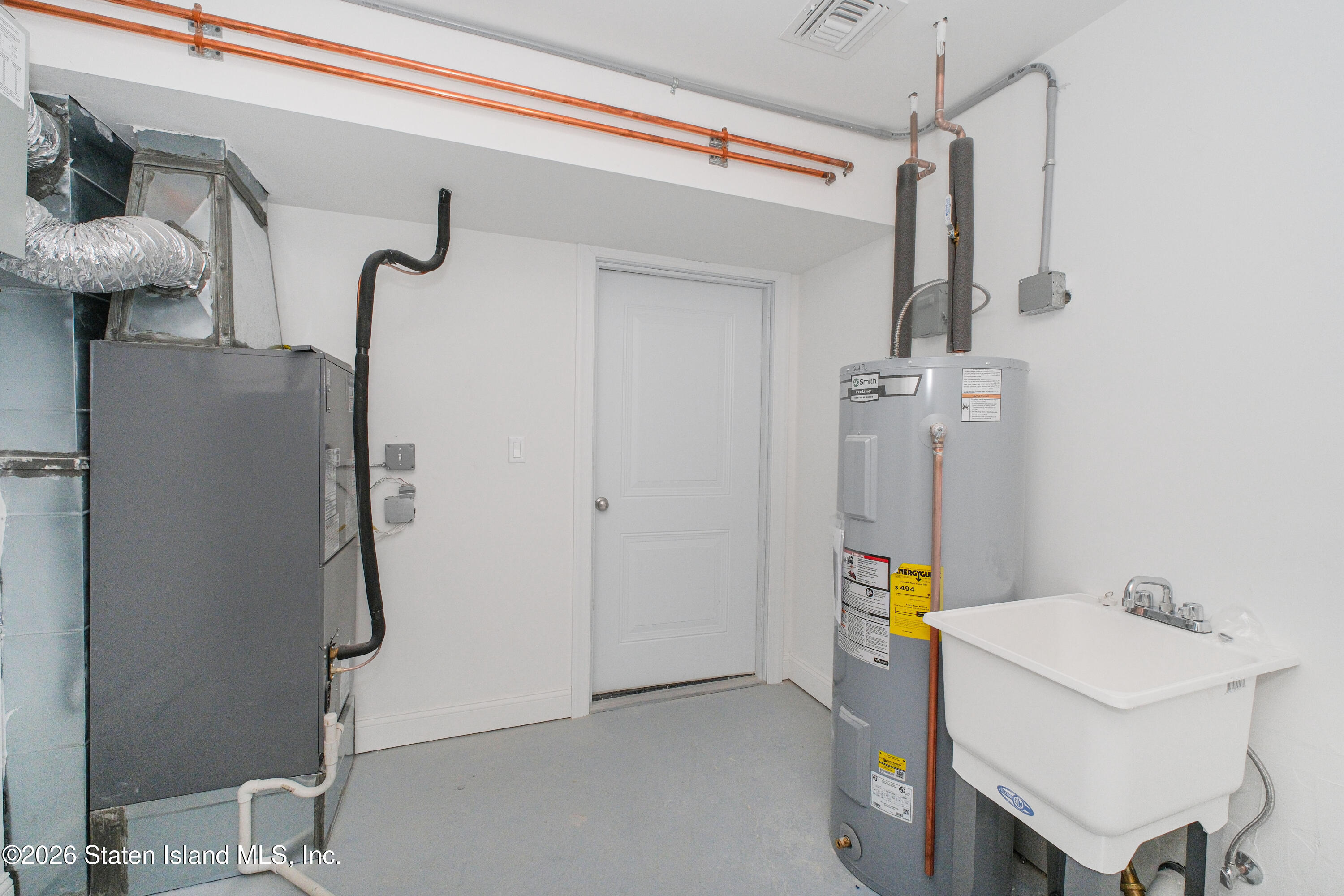 556 Drumgoole Road East Staten Island, NY 10312 - Photo 31 of 38 Photo Feb 14 2026, 12 03 34 AM