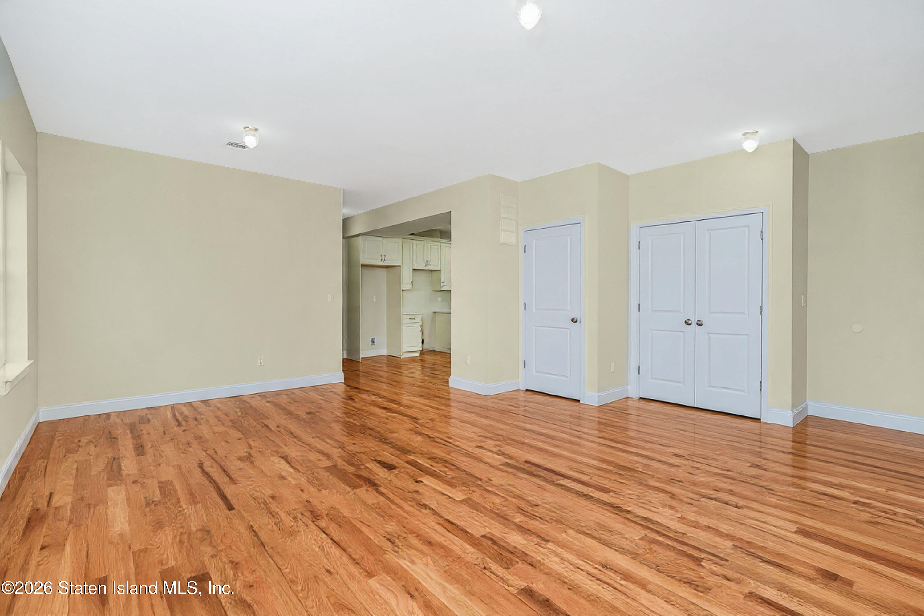 556 Drumgoole Road East Staten Island, NY 10312 - Photo 4 of 38 Photo Dec 26 2025, 10 09 40 AM_1