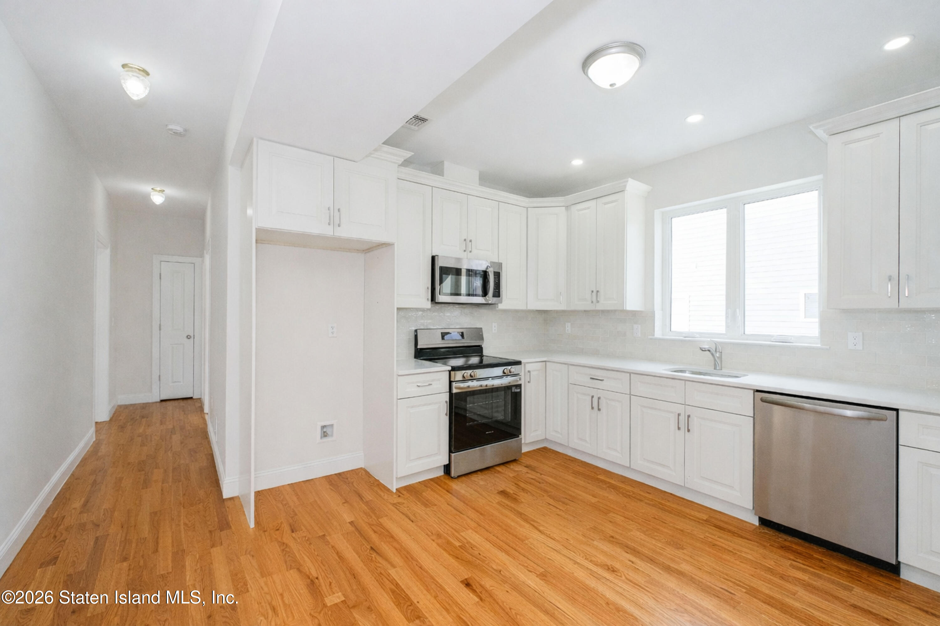 556 Drumgoole Road East Staten Island, NY 10312 - Photo 10 of 38 Photo Feb 14 2026, 12 01 43 AM