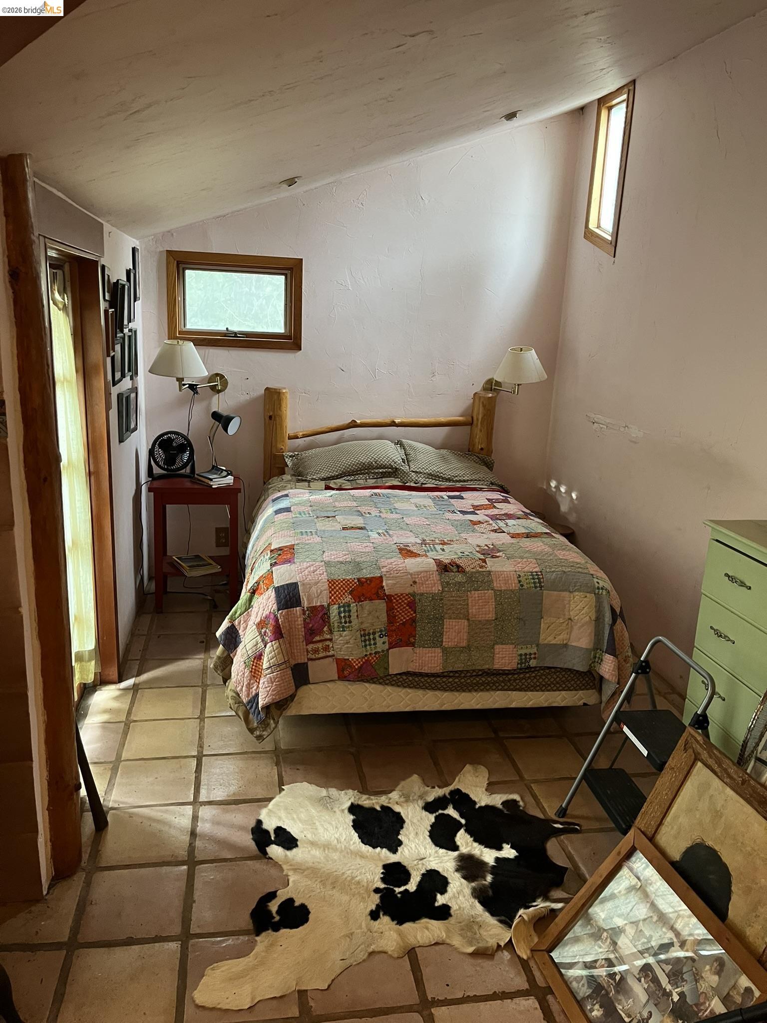 23090 North Bald Mountain Road Sonora, CA 95370 - Photo 20 of 59 Bedroom with lofted ceiling