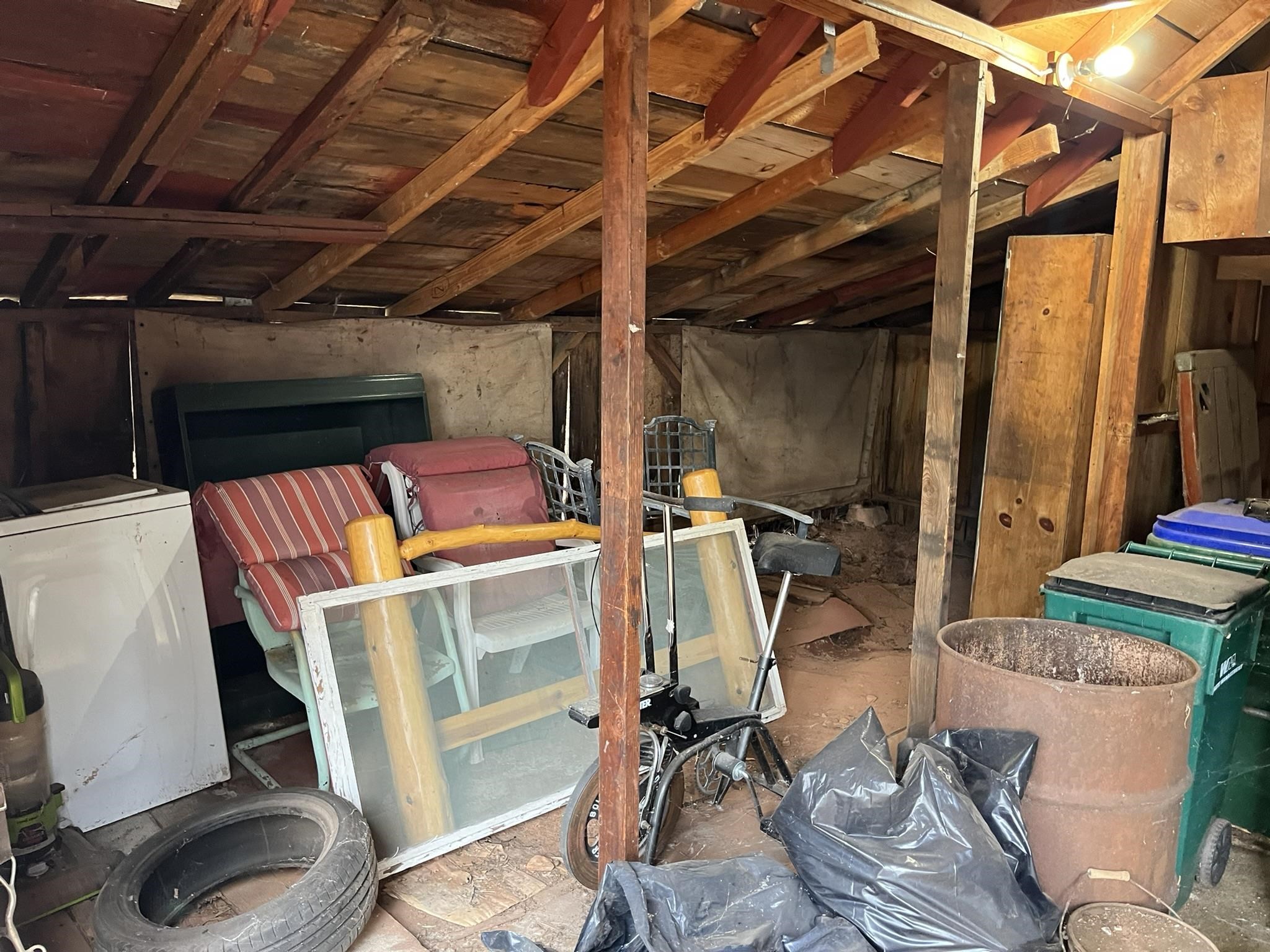 23090 North Bald Mountain Road Sonora, CA 95370 - Photo 24 of 59 Miscellaneous room with washer / dryer