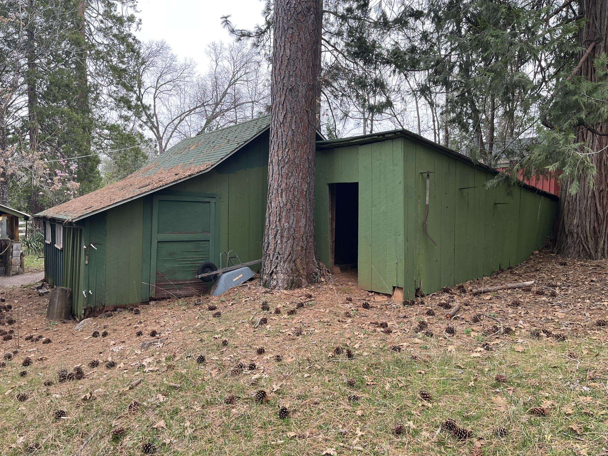 23090 North Bald Mountain Road Sonora, CA 95370 - Photo 55 of 59 View of side of property featuring an outdoor structure