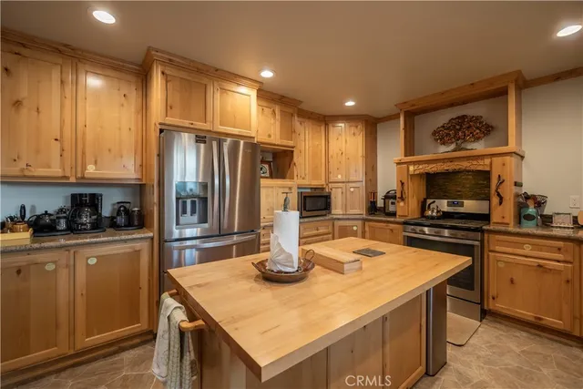 $1,999,500 | 448 Edgemoor Road, Big Bear Lake, CA 92315