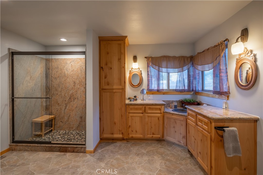 448 Edgemoor Road Big Bear Lake, CA 92315 - Photo 19 of 42 bathroom within bedroom suite