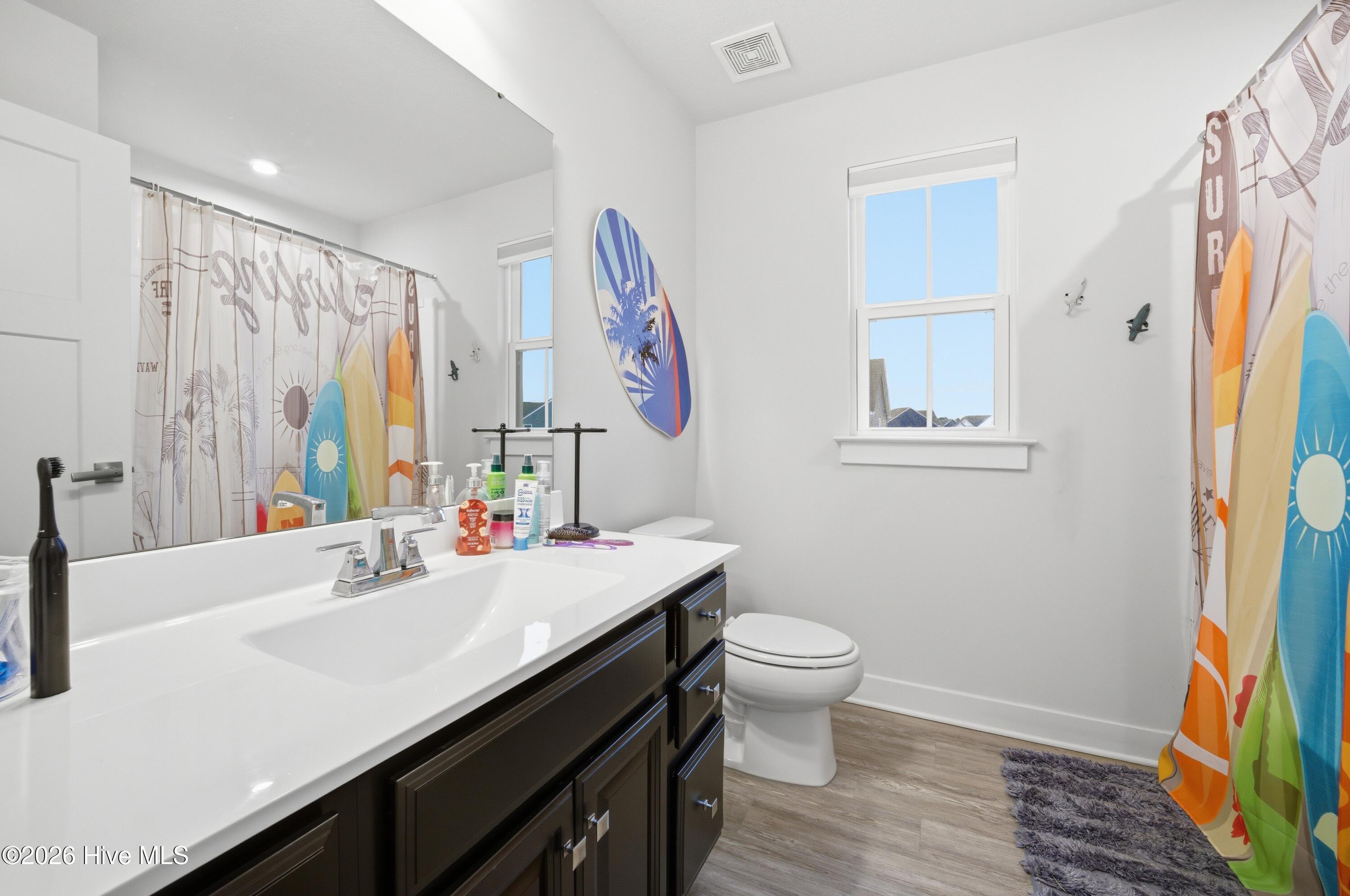 409 Green Lake Road Moyock, NC 27958 - Photo 21 of 53 Guest bathroom