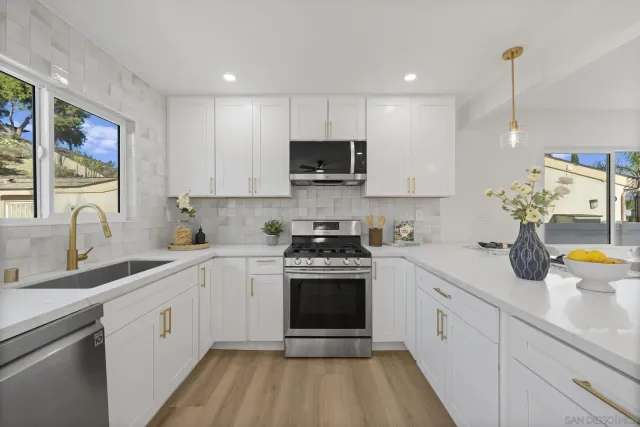 $1,074,000 | 13442 Mountainside Drive, Poway, CA 92064